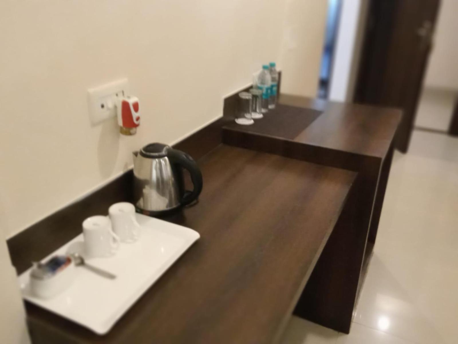 The Contour Hotel Гувахати Экстерьер фото