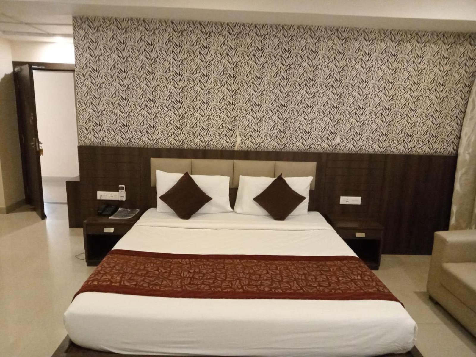 The Contour Hotel Гувахати Экстерьер фото