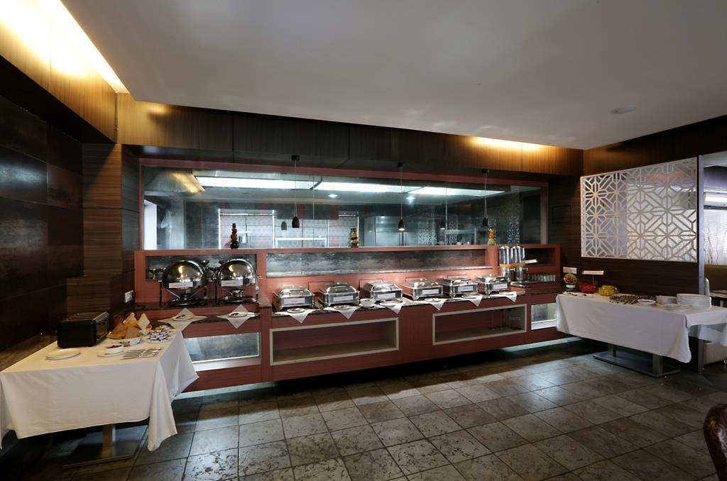 The Contour Hotel Гувахати Экстерьер фото