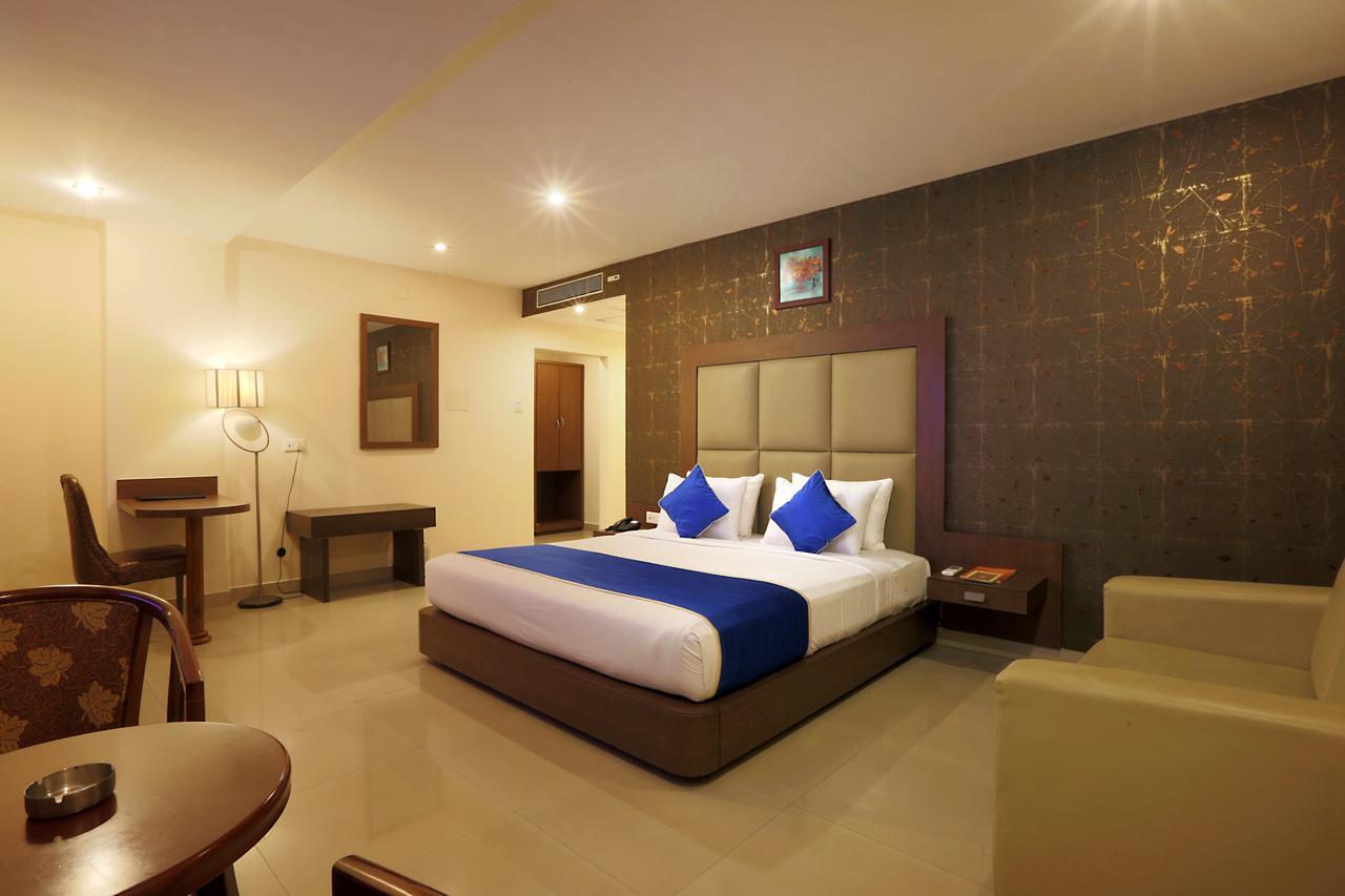 The Contour Hotel Гувахати Экстерьер фото