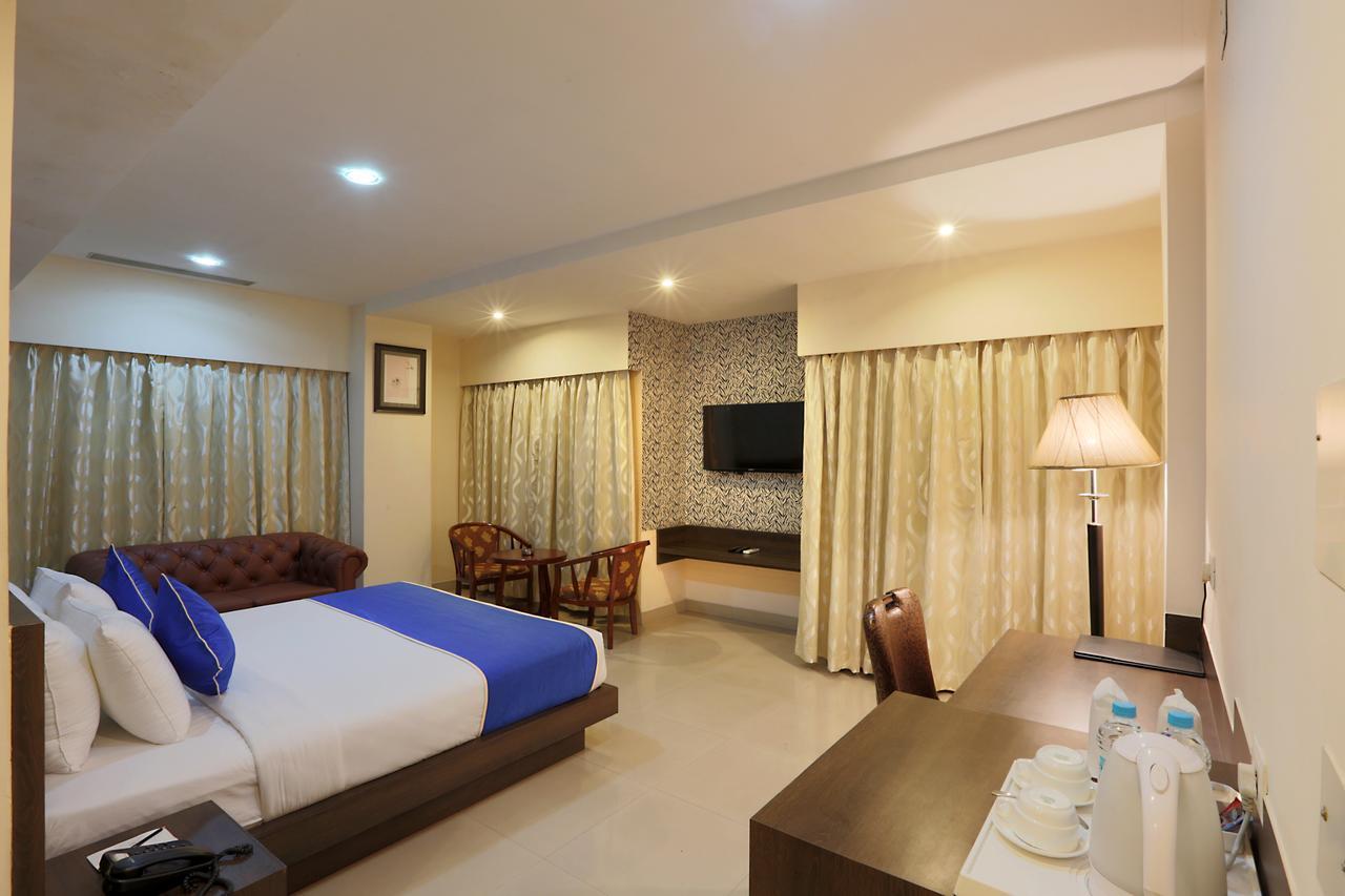 The Contour Hotel Гувахати Экстерьер фото