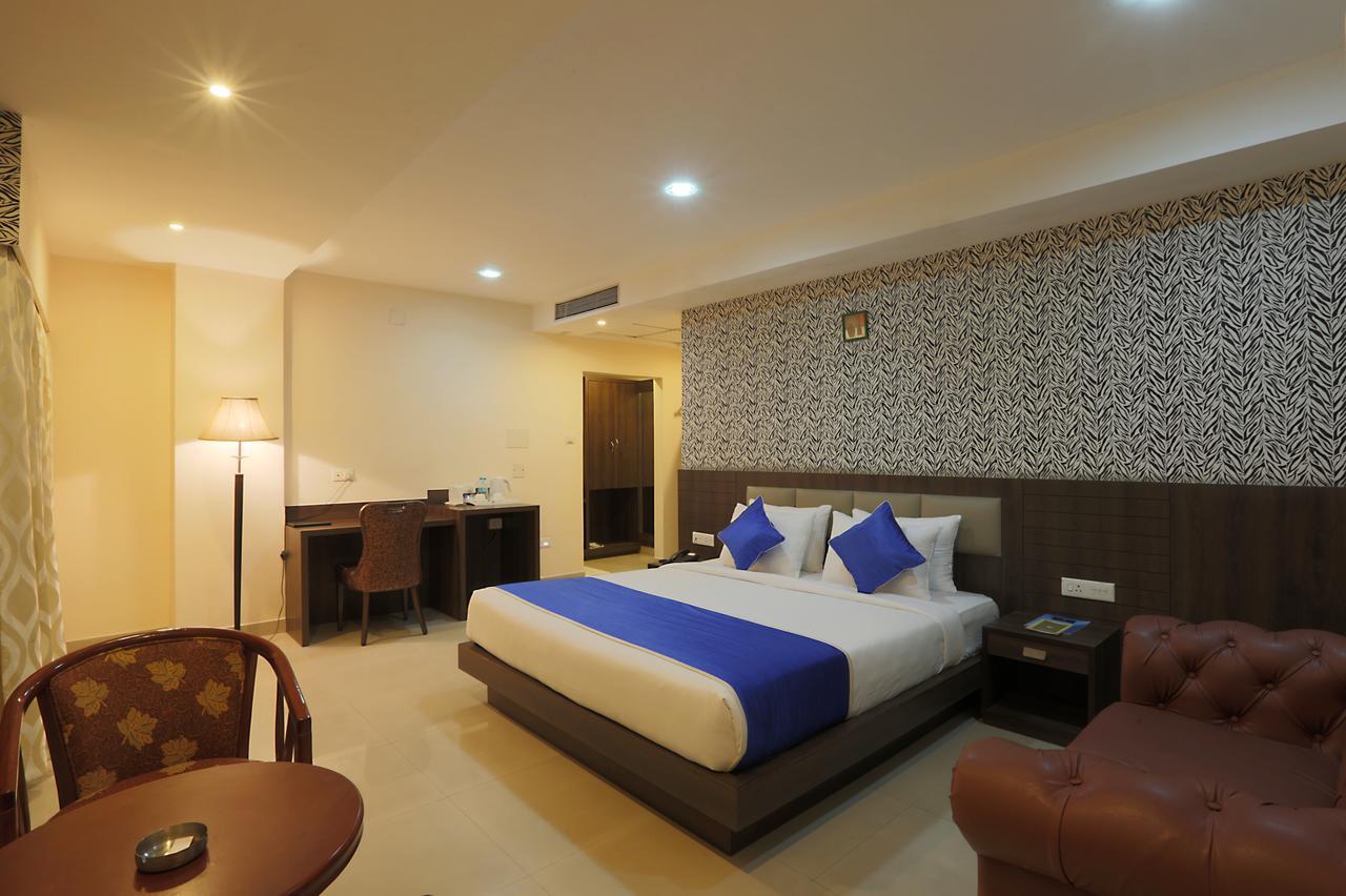 The Contour Hotel Гувахати Экстерьер фото